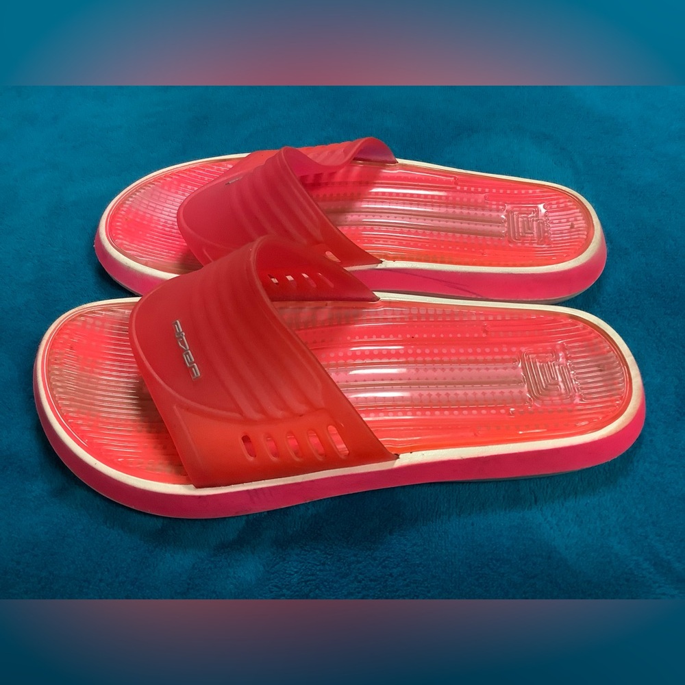 Grendene Rider jelly neon pink slides